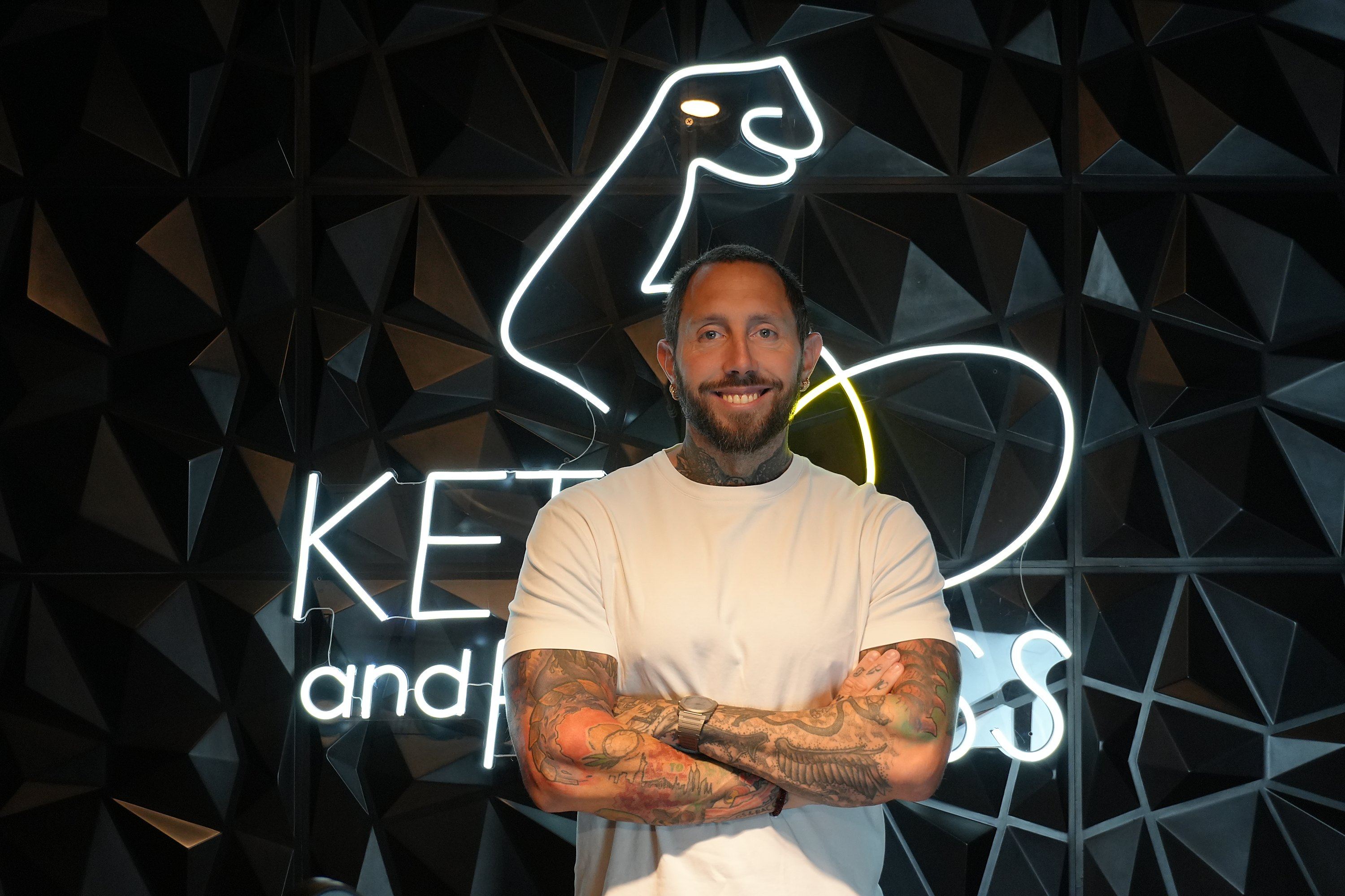 Manuel Juárez Bètemps, fundador de Keto & Fitness, en el consultorio